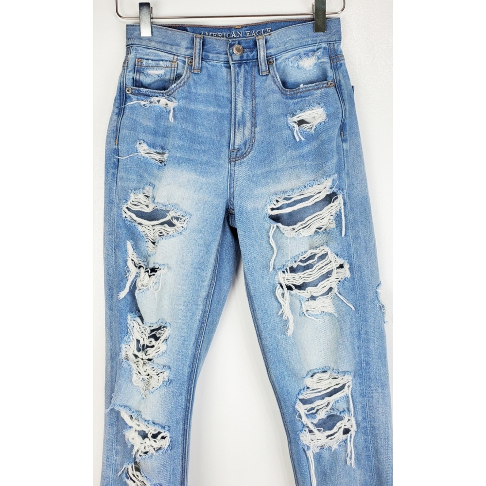 American eagle outfitters size 00 distressed  high rise mom jeans light blue - Picture 3 of 12